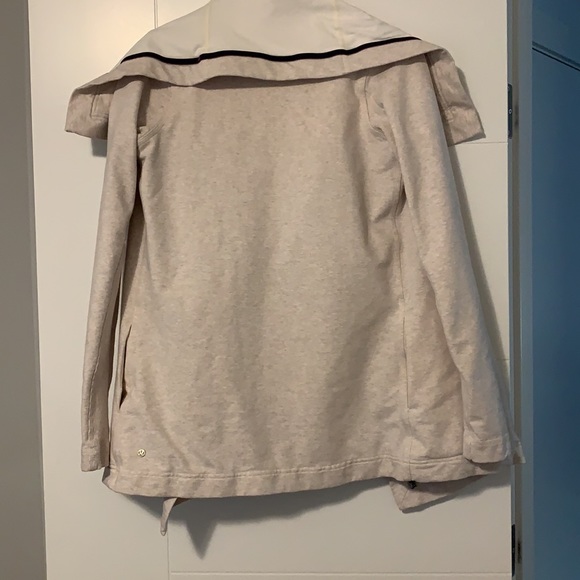 Lululemon Savasana Wrap - Picture 3 of 7